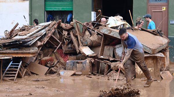 Sistemas de alerta falharam na Espanha, onde desastre já deixou 217 mortos