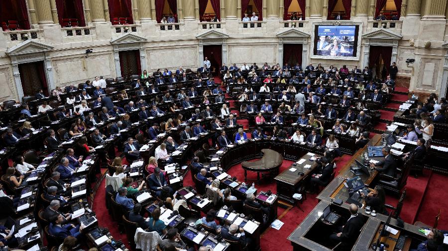 Após protesto com 10 presos, Câmara aprova reforma trabalhista na Argentina