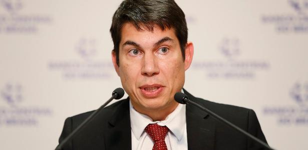 Mensagens mostram então chefe de regulação do BC orientando Master