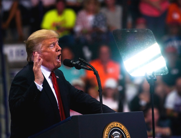 31.out.2018 - O presidente americano, Donald Trump, fala durante um evento de campanha em Estero, na Flórida - Doug Mills/The New York Times