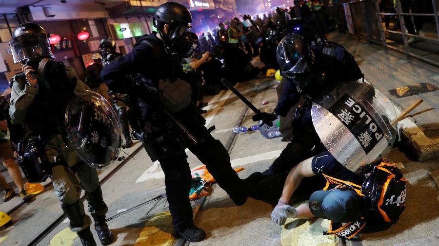 29.jul.2019 - Protestos em Hong Kong no fim de semana foram marcados por confrontos entre policiais e manifestantes - Tyrone Siu/Reuters