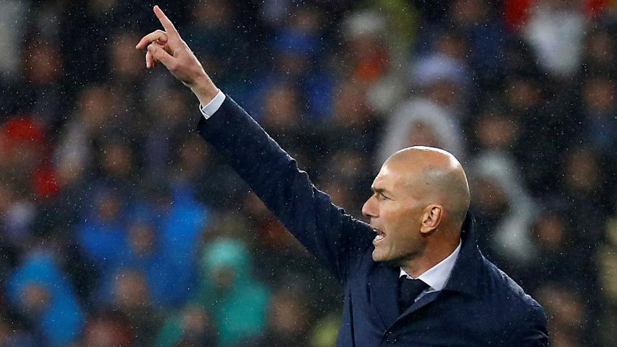 Técnico do Real Madrid, Zinédine Zidane torce para que Messi não deixe o Barcelona - JUAN MEDINA