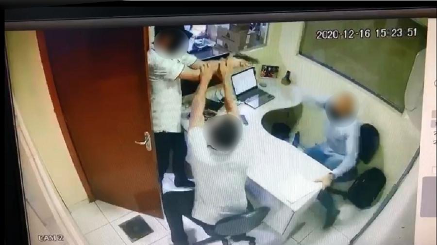 Homem atira em gerente e em funcionário da empresa onde trabalhava - Reprodução