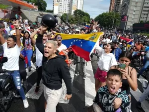 10 detidos em protestos contra Maduro são libertados na Venezuela