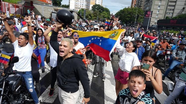 Protestos contra o ditador Nicolás Maduro surgiram logo após anúncio de que teria vencido a eleição