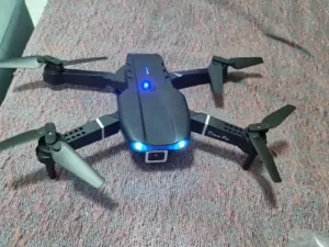 Drone que custa menos de R$ 100 vale a pena? Veja o que diz quem comprou