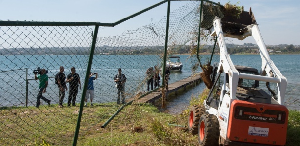 Começou nesta segunda-feira a derrubada de construções irregulares no lago Paranoá - Marcelo Camargo/Agência Brasil