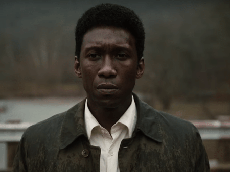 Mahershala Ali em cena da terceira temporada de "True Detective" - Reprodução