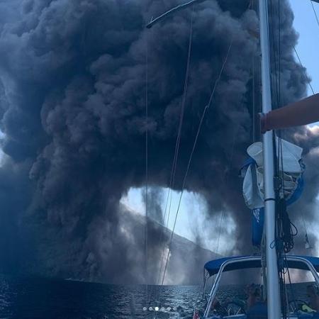 28.ago.2019 - Iate foge de vulcão em erupção na Sicília - Reprodução/Instagram/elena_schiera21