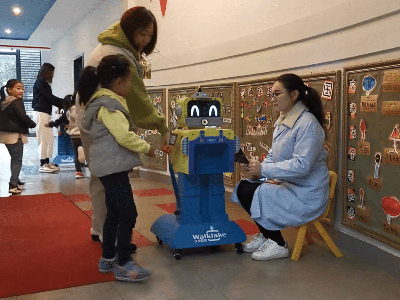 Robô japonês cuida de pacientes como um enfermeiro