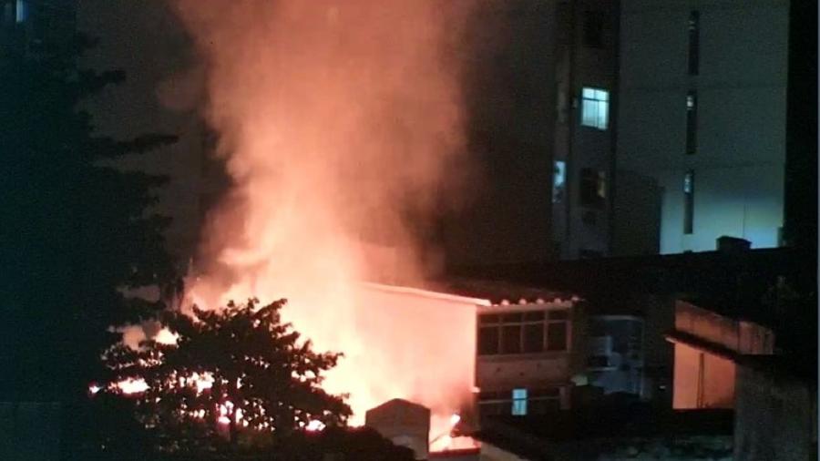 Incêndio deixou um morto no bairro do Estácio, no Rio de Janeiro - Divulgação/Centro de Operações Rio