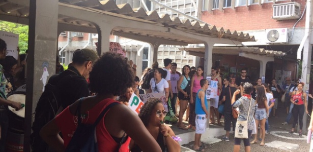 Estudantes da Universidade Federal da Paraíba ocupam o Centro de Vivência no campus I da instituição, em João Pessoa - Gabriel Aaron/Divulgação
