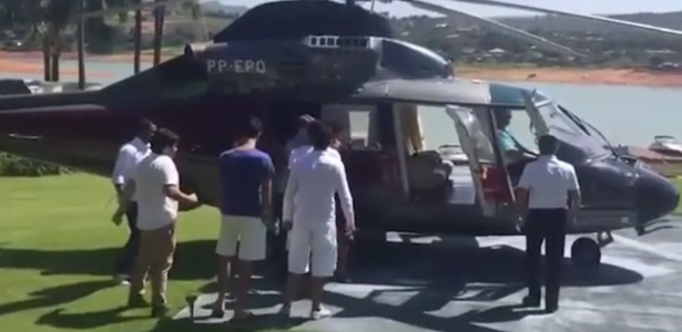 O governador de Minas Gerais, Fernando Pimentel (PT), utilizou um helicóptero de propriedade do Estado para buscar o filho após uma festa de Réveillon - Reprodução/YouTube