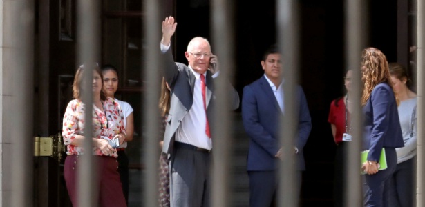 Presidente do Peru, PPK deixa o palácio do governo, após apresentar sua renúncia ao congresso - Mariana Bazo/Reuters
