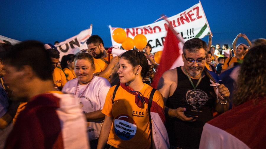 17.nov.2018 - Protesto contra políticos corruptos em Assunção, no Paraguai - Santi Carneri/The New York Times