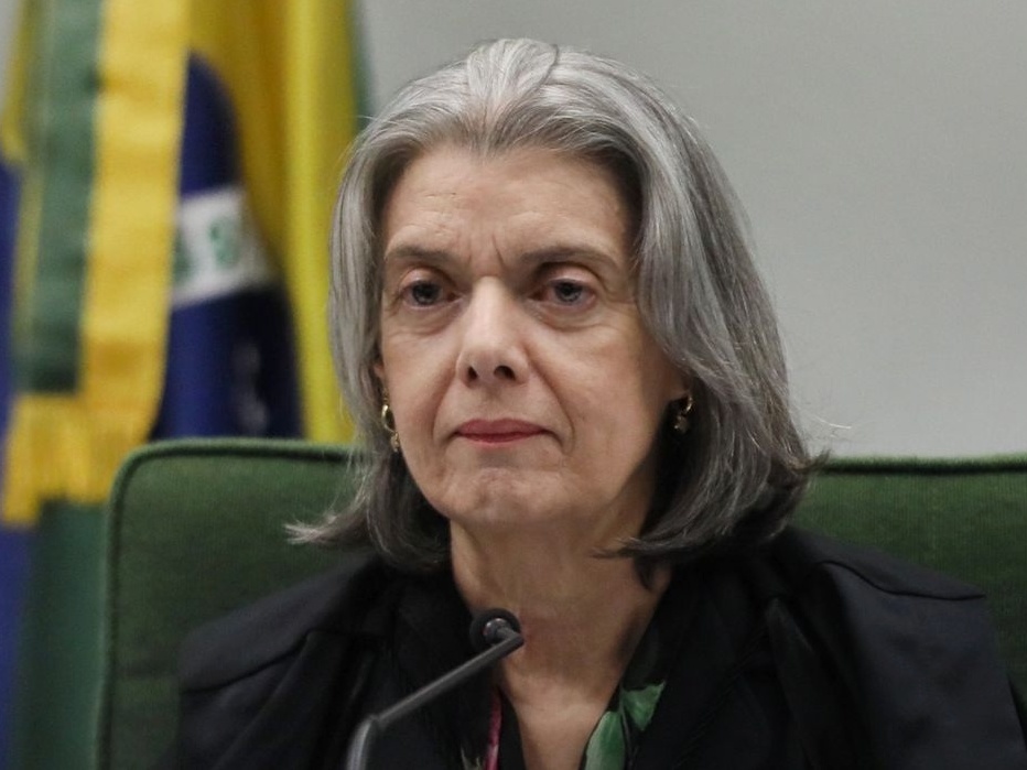 Cármen Lúcia esteve com ministro da Justiça e alvos de dossiê