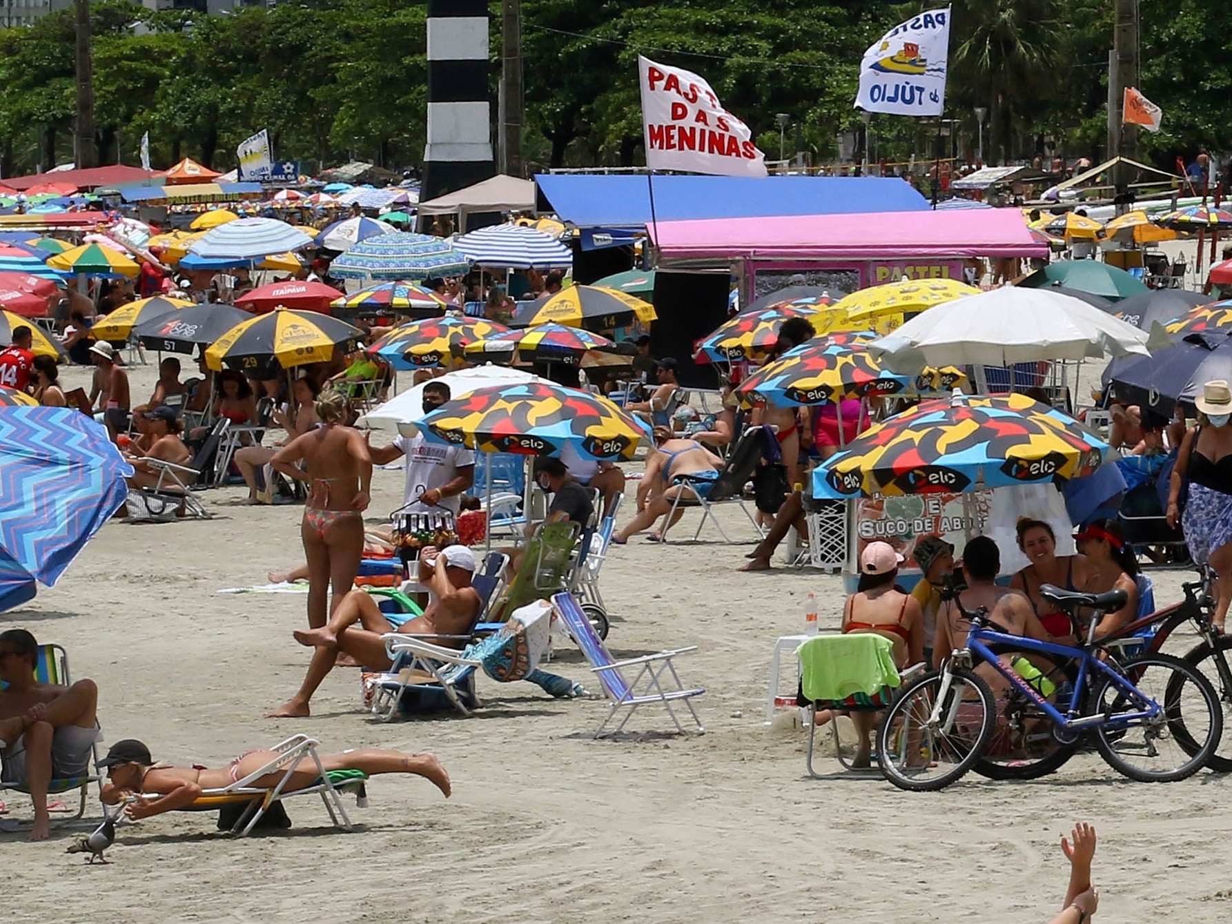 Festas e verão devem causar maior impacto nas mortes que início da pandemia