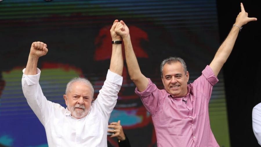 Lula e Danilo Cabral durante ato em Garanhuns (PE), em julho - Reprodução/Twitter