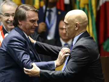 Josias: Bolsonaro faz aceno para Moraes ao falar de Temer como vice