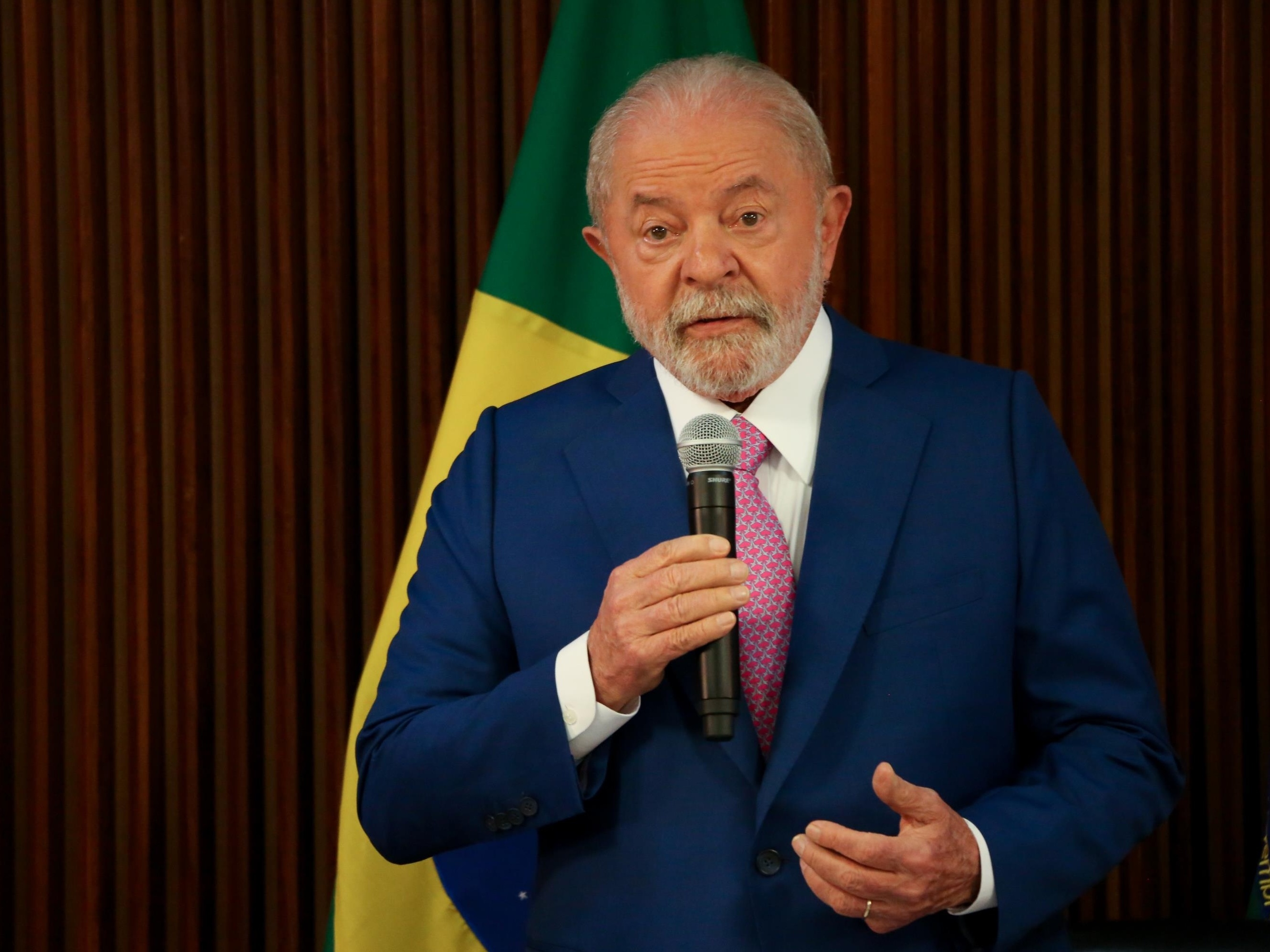 Lula decidiu pela intervenção após ver PM tomando água de coco com vândalos