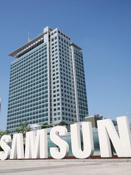 Logo da Samsung em frente a sede da empresa em Suwon, Coreia do Sul