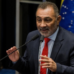 Senador Telmário Mota - Eduardo Anizelli/Folhapress