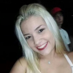 Isabel Rodrigues, de 18 anos, está internada em estado grave e precisa de doações de sangue na Santa Casa de Santos - Reprodução/Facebook
