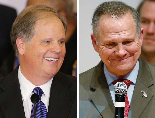 Os candidatos ao Senado dos EUA pelo Alabama: Doug Jones (democrata, à esquerda), vencedor, e Roy Moore (republicano), que foi derrotado - REUTERS/Marvin Gentry/Jonathan Bachman
