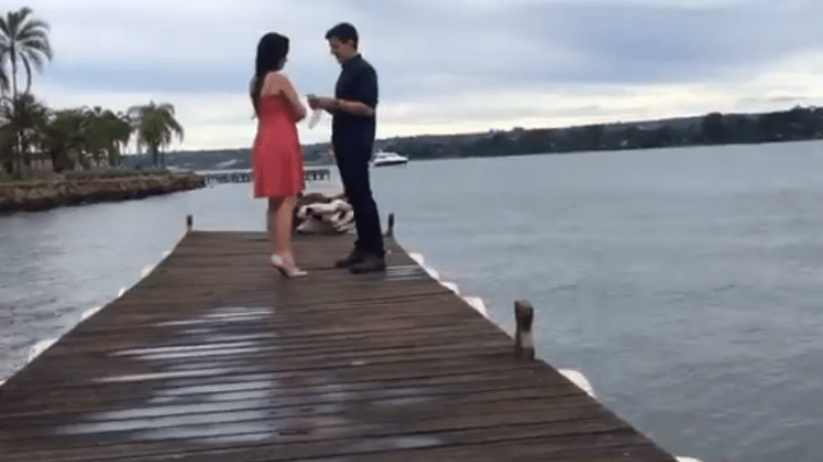 Fotógrafa cai no Lago Paranoá durante pedido de casamento - 
