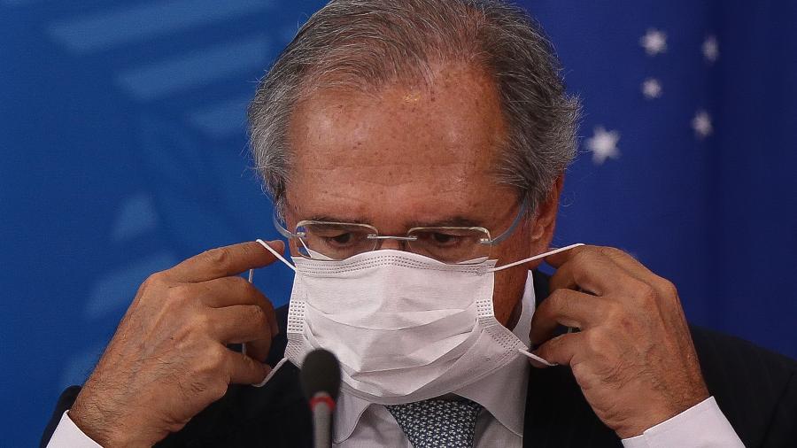Reajuste é resultado da pandemia do novo coronavírus, que ainda traz incertezas quanto aos seus impactos na economia - Pedro Ladeira/Folhapress
