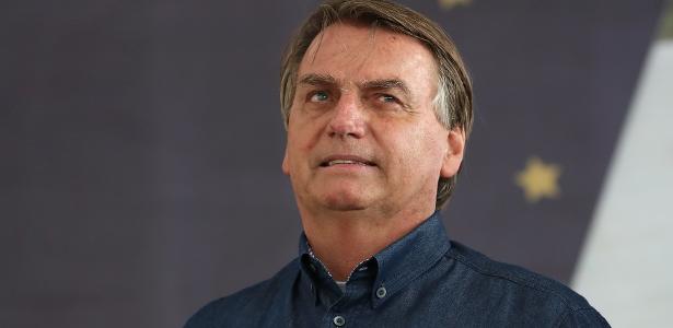 'Não tenho como saber o que acontece nos ministérios', diz Bolsonaro