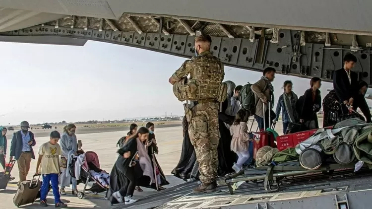 Estrangeiros foram evacuados em massa do Afeganistão nos últimos dias, depois que o Taleban tomou o poder - Reuters - Reuters