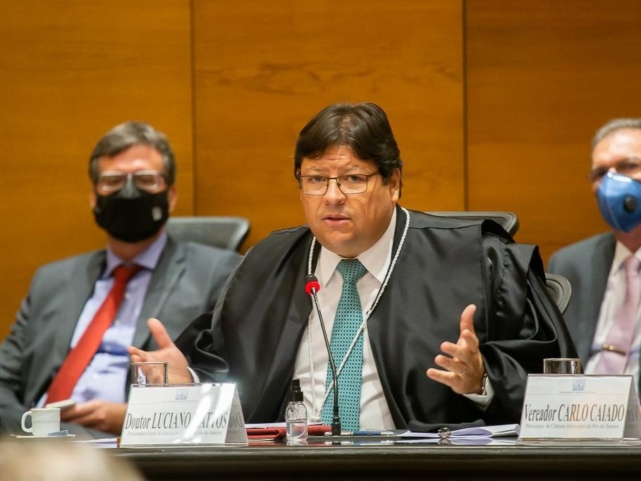 Assim como juízes, promotores do MP do Rio querem adicional em salários