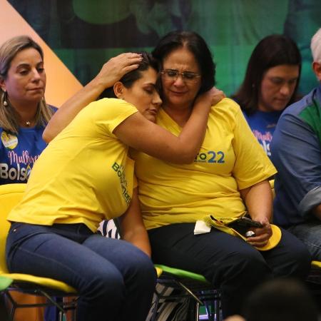 Michelle Bolsonaro e a senadora eleita Damares Alves - Tom Zé/Futura Press/Estadão Conteúdo