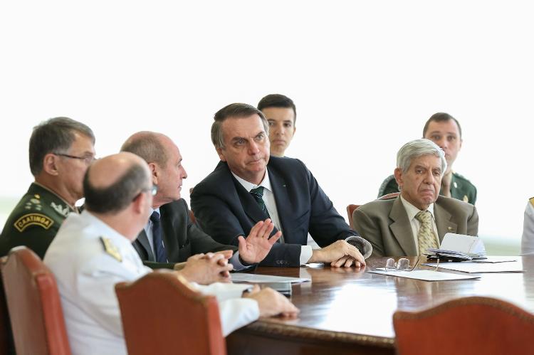 Augusto Heleno e Mauro Cid em reunião de Bolsonaro com chefes das Forças Armadas em 2019