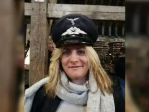 Candidata do partido de Le Pen desiste após aparecer com chapéu nazista