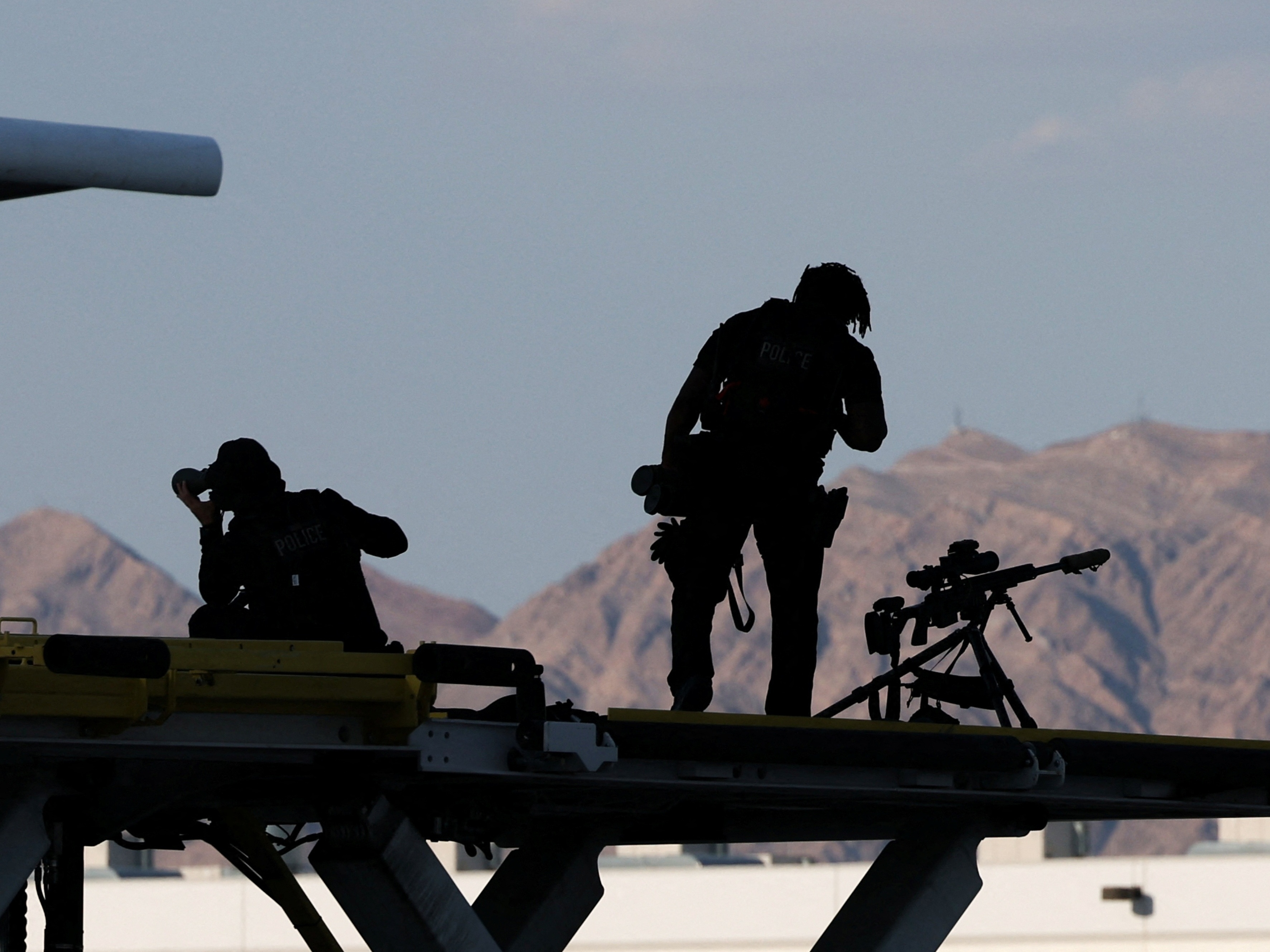 Agente do Serviço Secreto dos EUA atira acidentalmente na própria perna Agente do Serviço Secreto dos EUA atira acidentalmente na própria perna