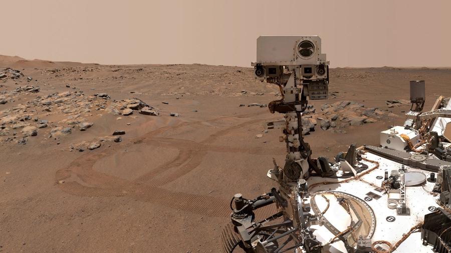 Rover Perseverance da Nasa em "selfie" em cima de rocha apelidada de "Rochette" 