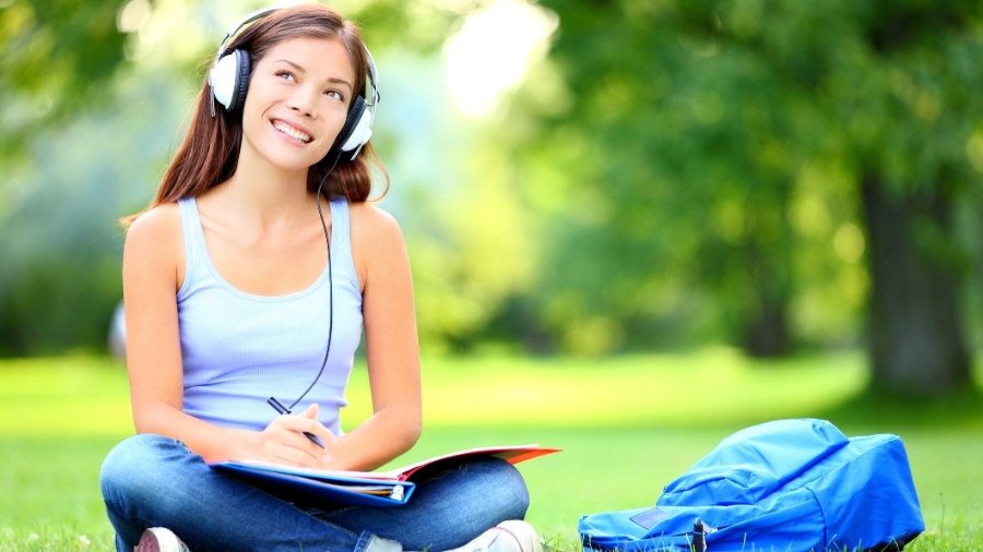 Estudar ouvindo música funciona? Não muito, dizem os cientistas - Getty Image