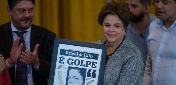 Ex-presidente Dilma Rousseff (PT) em evento no dia em que completou um ano do processo de impeachment que a retirou da Presidência da República - Mauro Pimentel/Folhapress