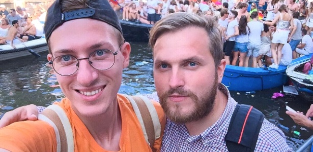 Yevgeny Voitsekhovsky (e) e Pavel Stotsko (d) pediram asilo na Holanda e vivem em Amsterdã - Reprodução/Facebook