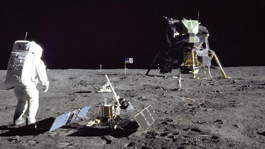 Os primeiros homens pisaram na Lua no dia 20 de julho de 1969. Ao fundo, o módulo lunar Eagle, que levou Buzz Aldrin e Neil Armstrong  - Nasa/Divulgação