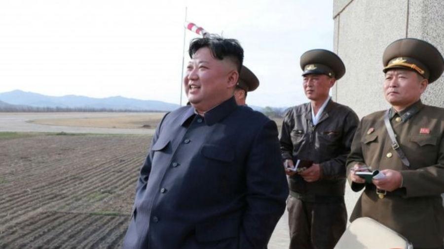 Kim Jong-un supervisionou o mais recente teste de armamento da Coreia do Norte - Reuters