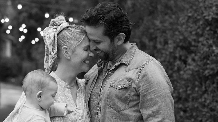 Ator e músico Nick Cordero com a esposa Amanda Kloots e o filho Elvis - Reprodução/Instagram - Reprodução/Instagram