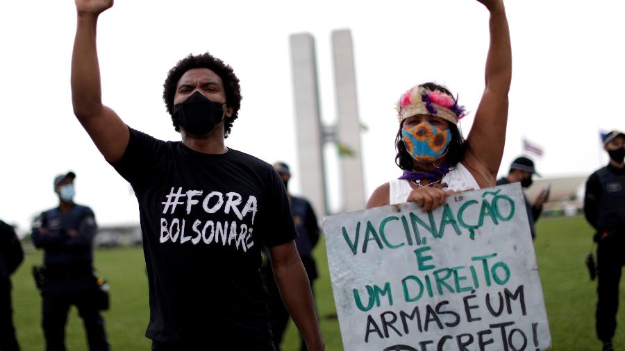 21.fev.2021 -  Protesto contra o governo Bolsonaro em Brasília pede o impeachment do presidente - REUTERS/Ueslei Marcelino