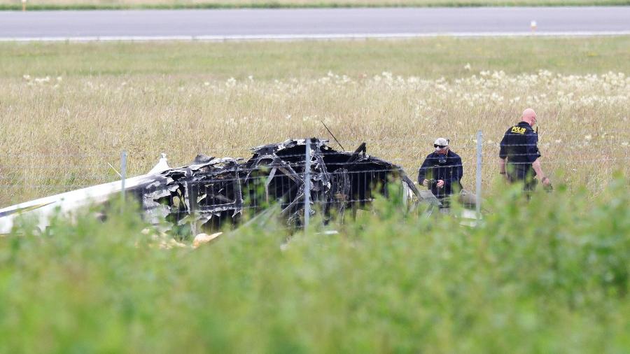 Avião caiu perto do Aeroporto de Orebro, na Suécia - Jeppe Gustafsson/TT News Agency/via REUTERS