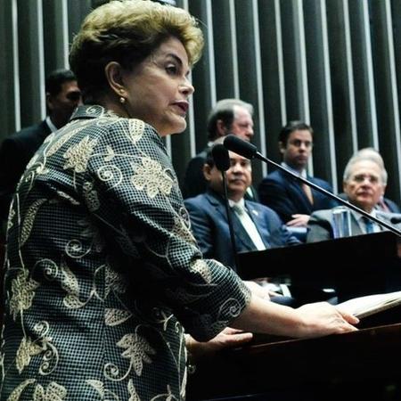 Dilma discursa em sua defesa no Senado durante processo de impeachment; presidente foi cassada em 2016