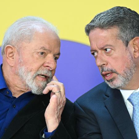 O presidente Lula vetou R$ 5,5 bi das emendas de comissão. O presidente da Câmara, Arthur Lira, discute internamente como ficará o comando das comissões