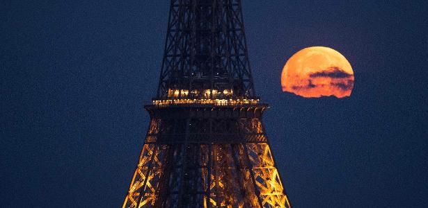 Hoje é dia de Lua Cheia Rosa; saiba como observar o fenômeno