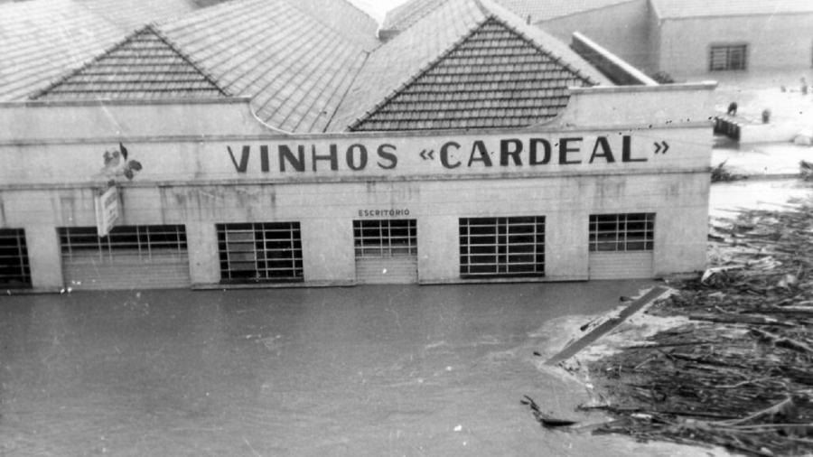 Tubarão registrou uma enchente histórica na cidade em 1974